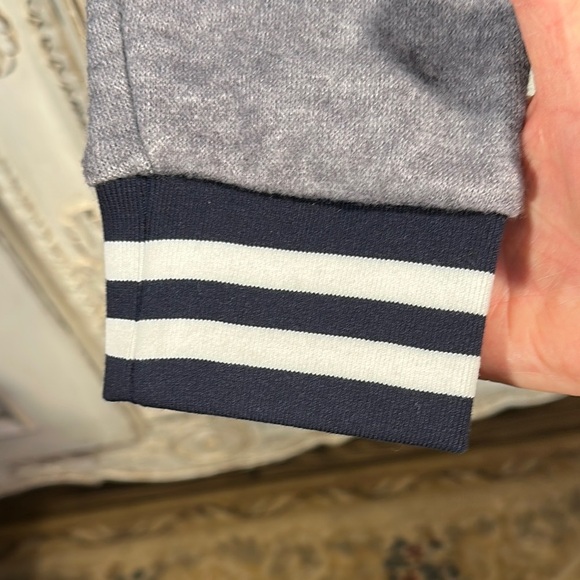 Paisley & Gray Men’s   Gray and Navy Crew Neck Sweater Preppy Academia Old Money - Picture 5 of 10